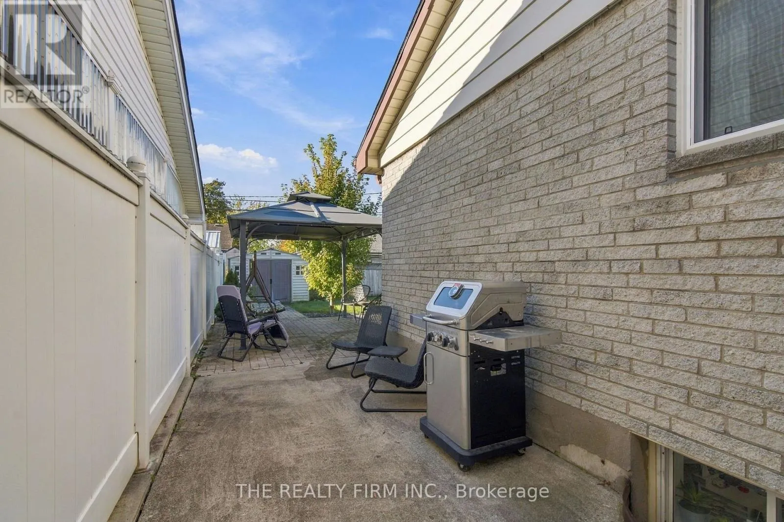 25 QUEENSTON CRESCENT