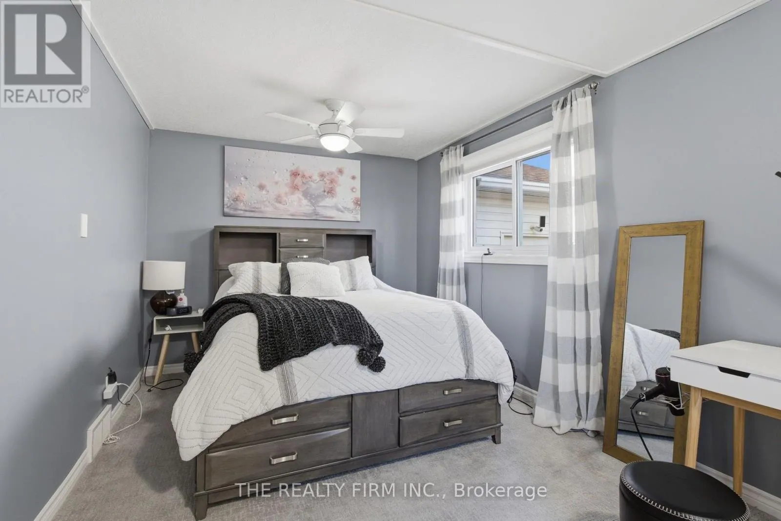 25 QUEENSTON CRESCENT