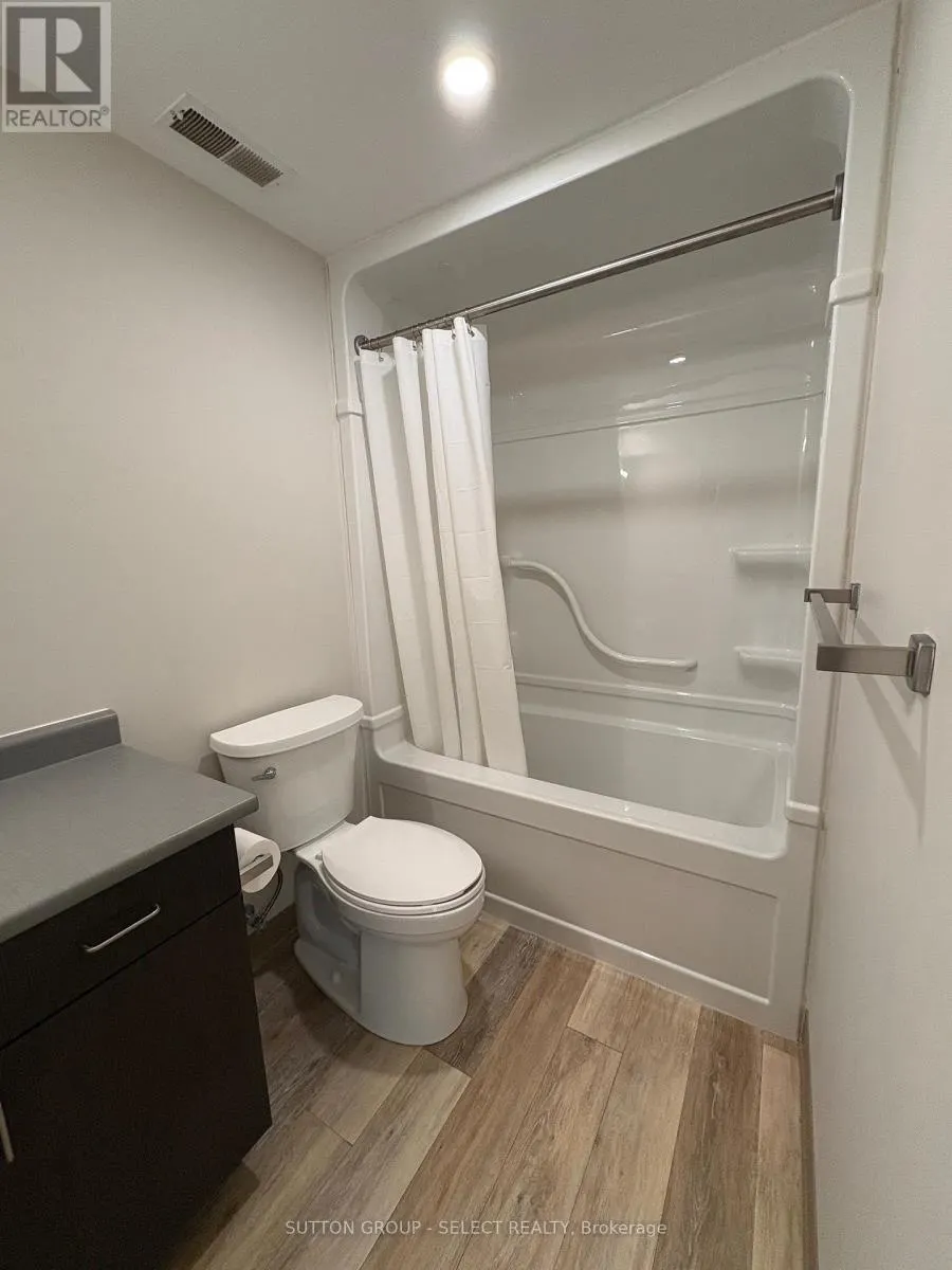 810 - 99 POND MILLS ROAD #810