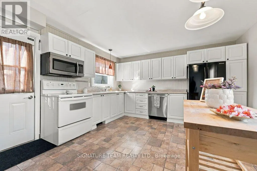 594 HAMILTON STREET W