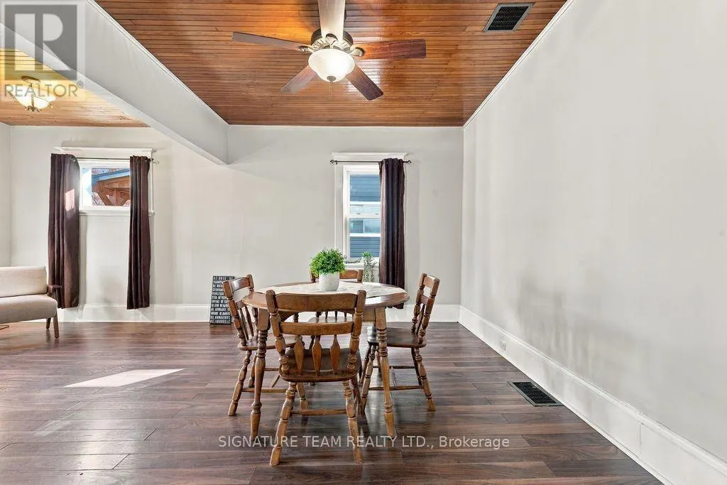 594 HAMILTON STREET W