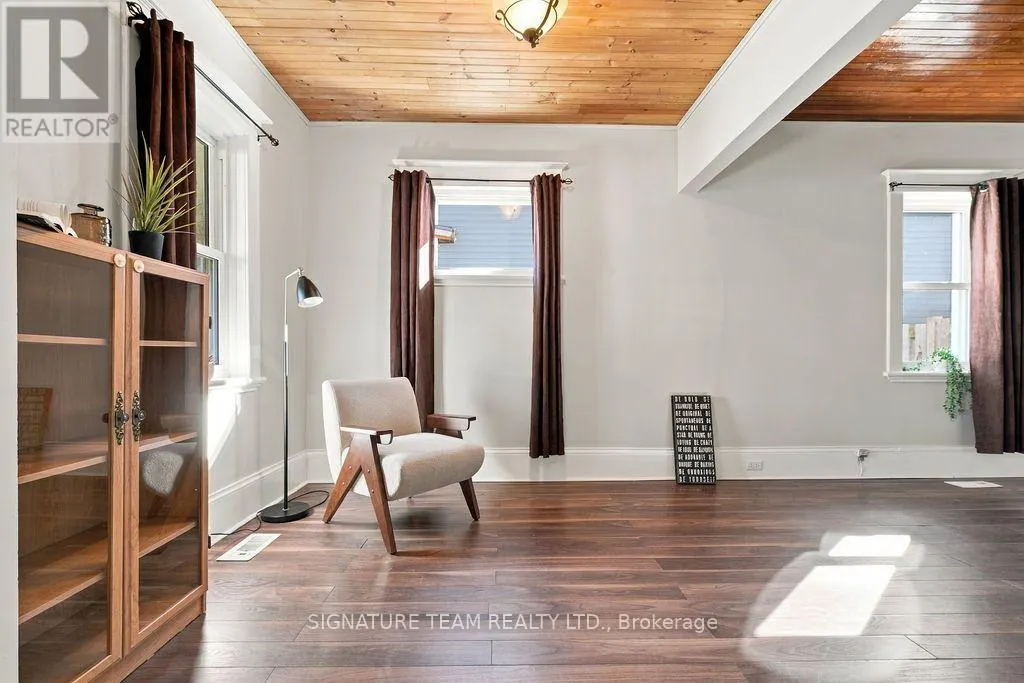 594 HAMILTON STREET W