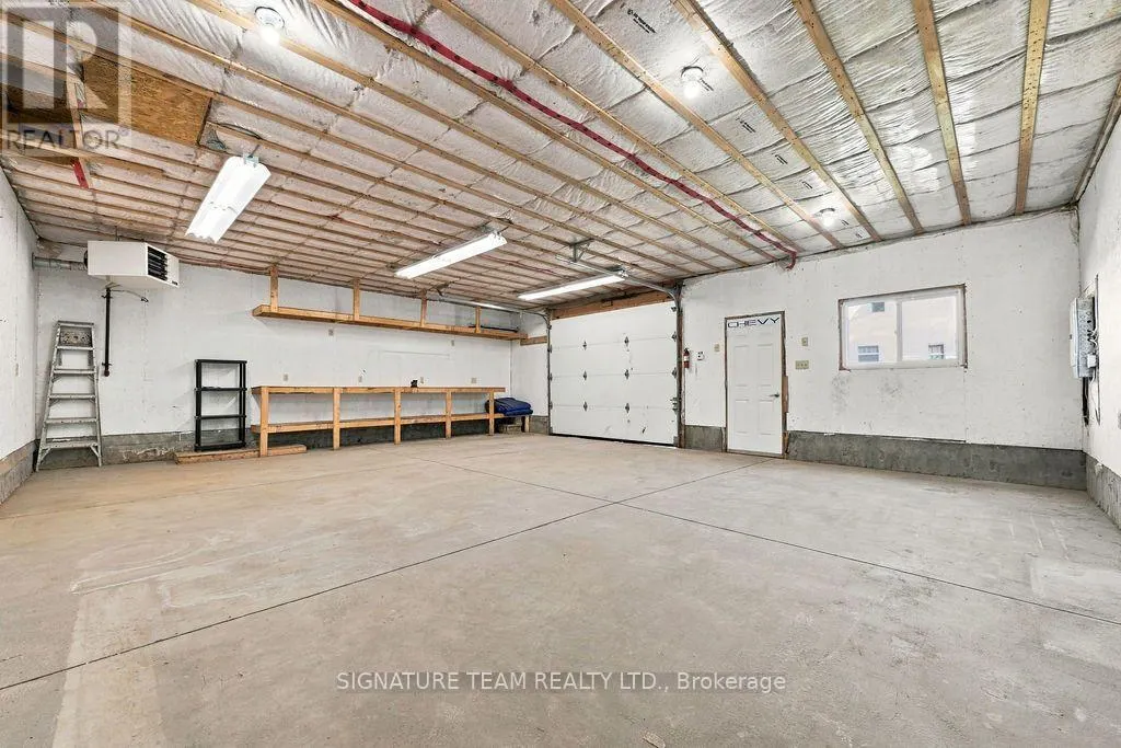 594 HAMILTON STREET W