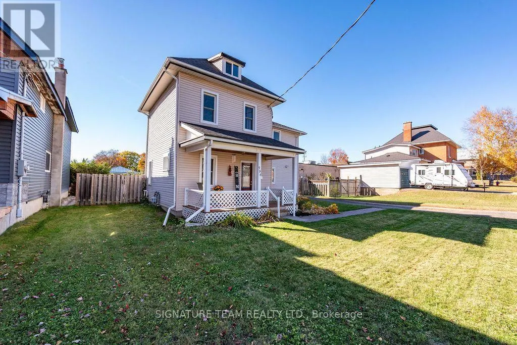 594 HAMILTON STREET W