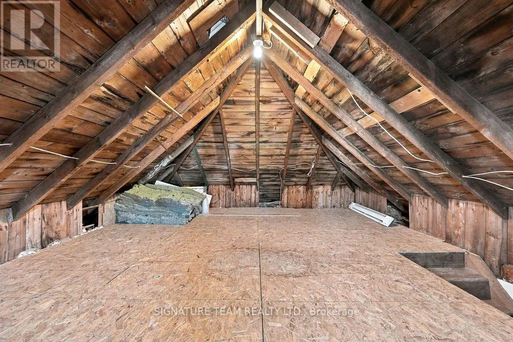 594 HAMILTON STREET W