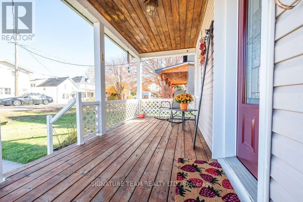 594 HAMILTON STREET W
