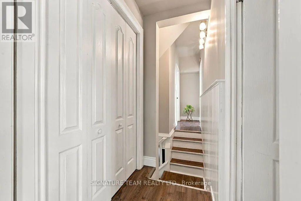 594 HAMILTON STREET W
