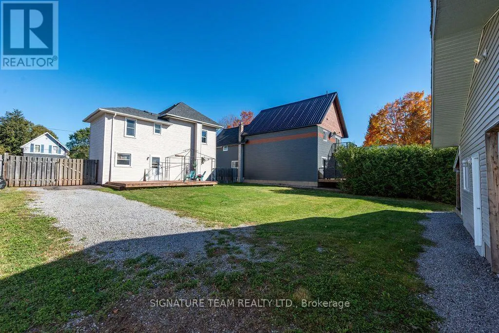 594 HAMILTON STREET W