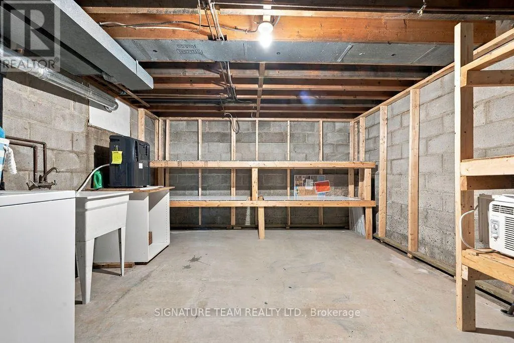 594 HAMILTON STREET W