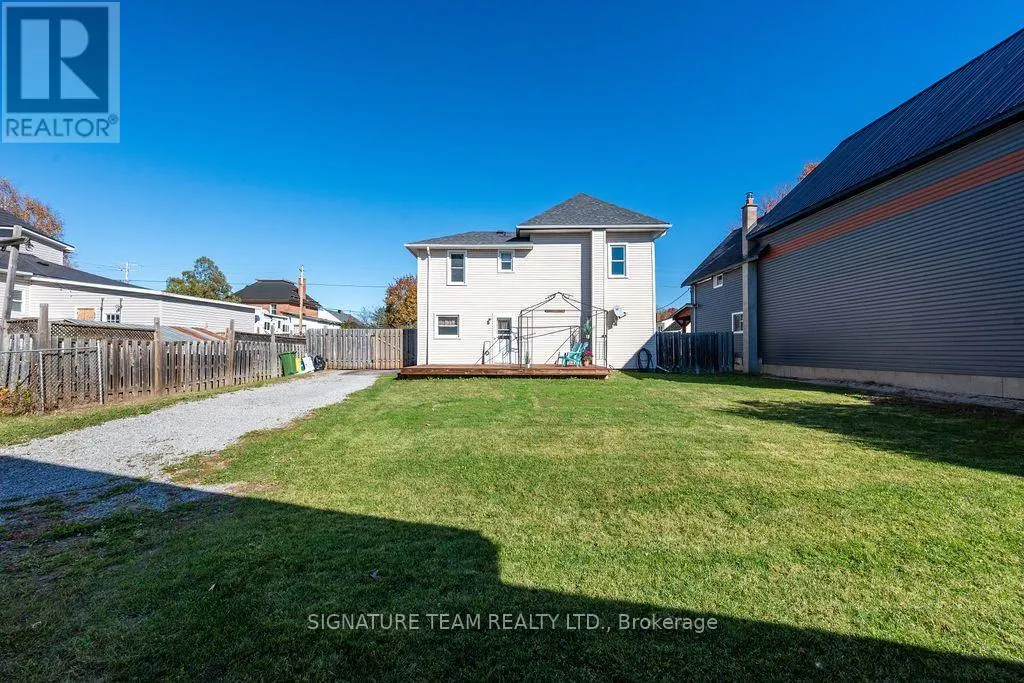 594 HAMILTON STREET W