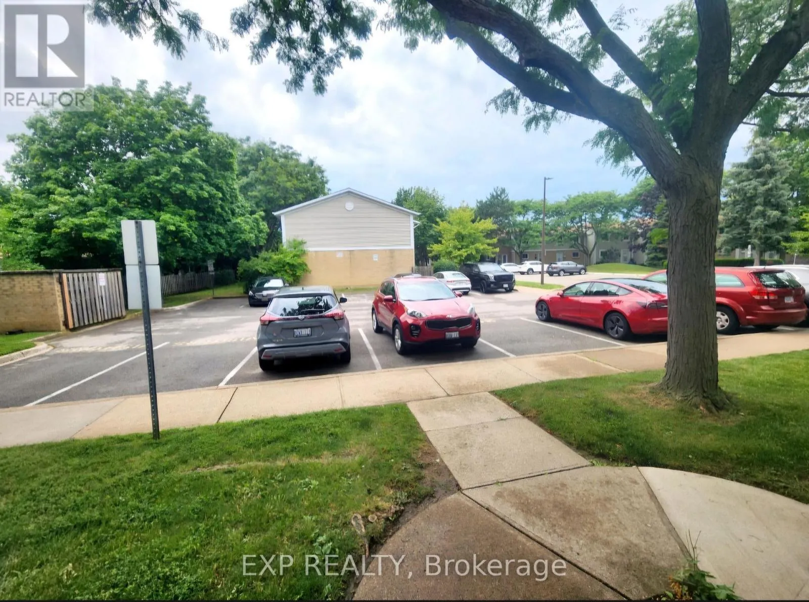 27 - 38 ELMA STREET #27