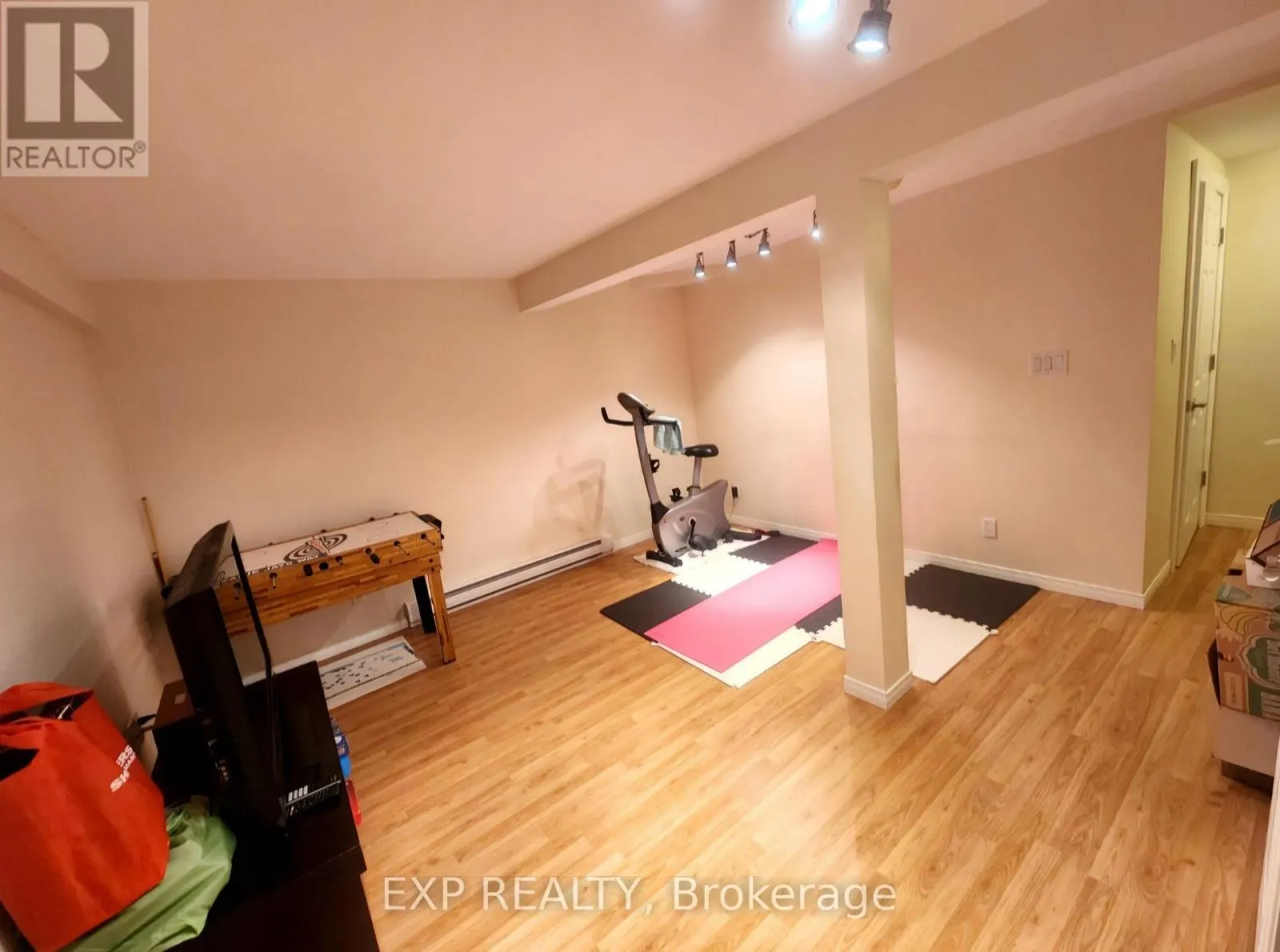 27 - 38 ELMA STREET #27
