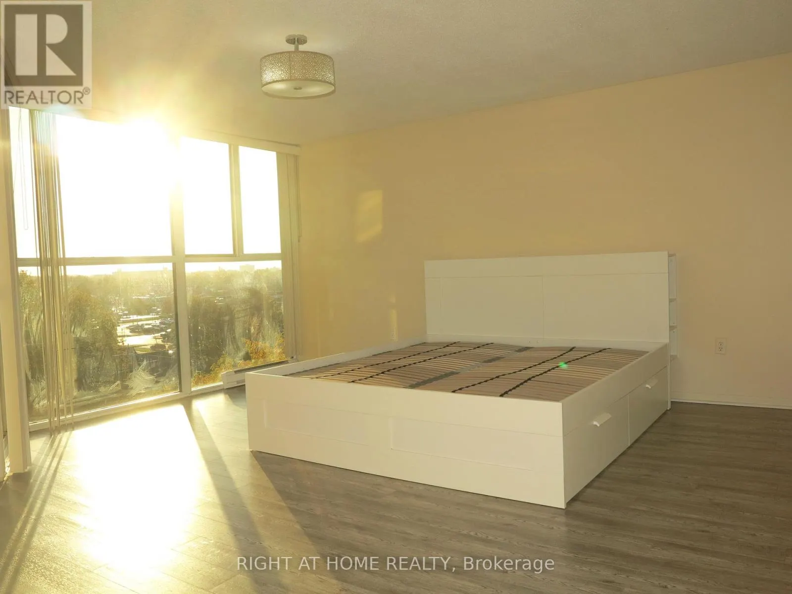 610 - 127 BELMONT DRIVE #610