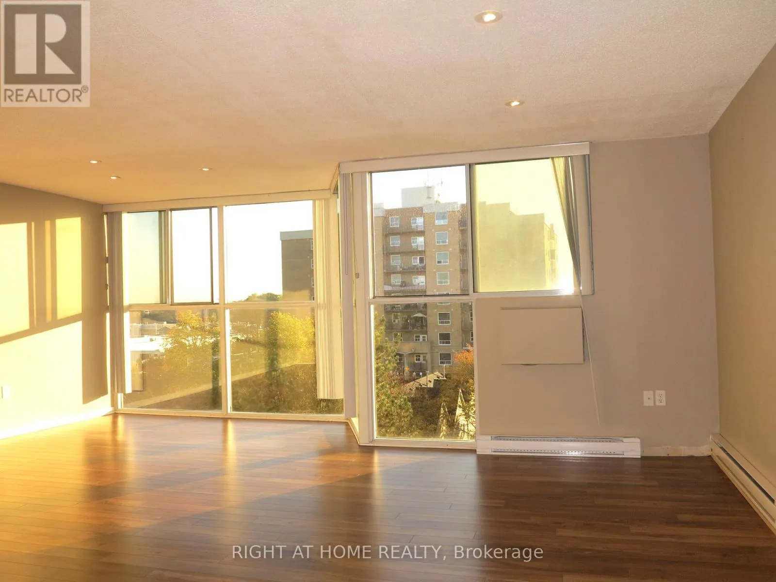 610 - 127 BELMONT DRIVE #610