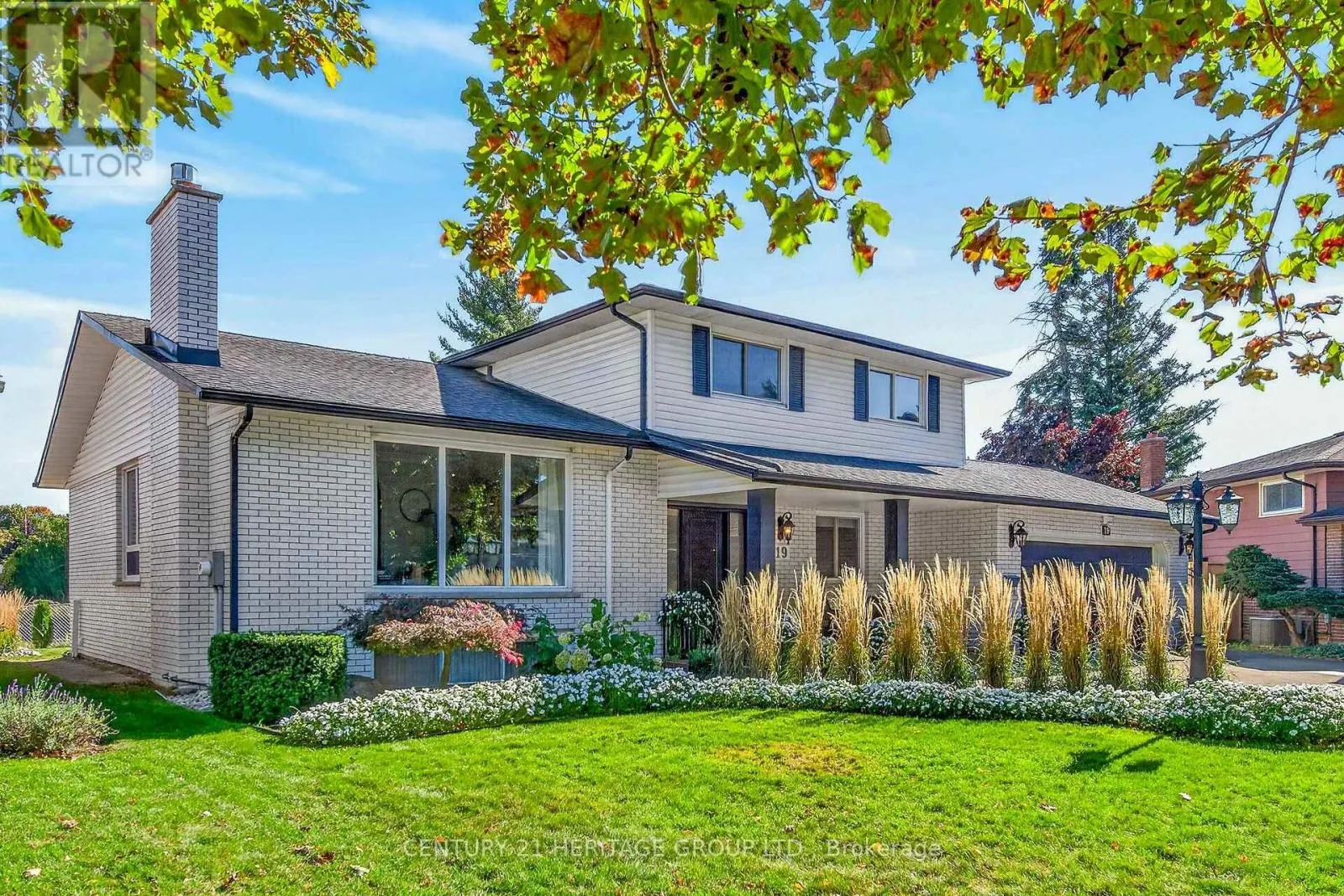 19 MEADOWBROOK CRESCENT
