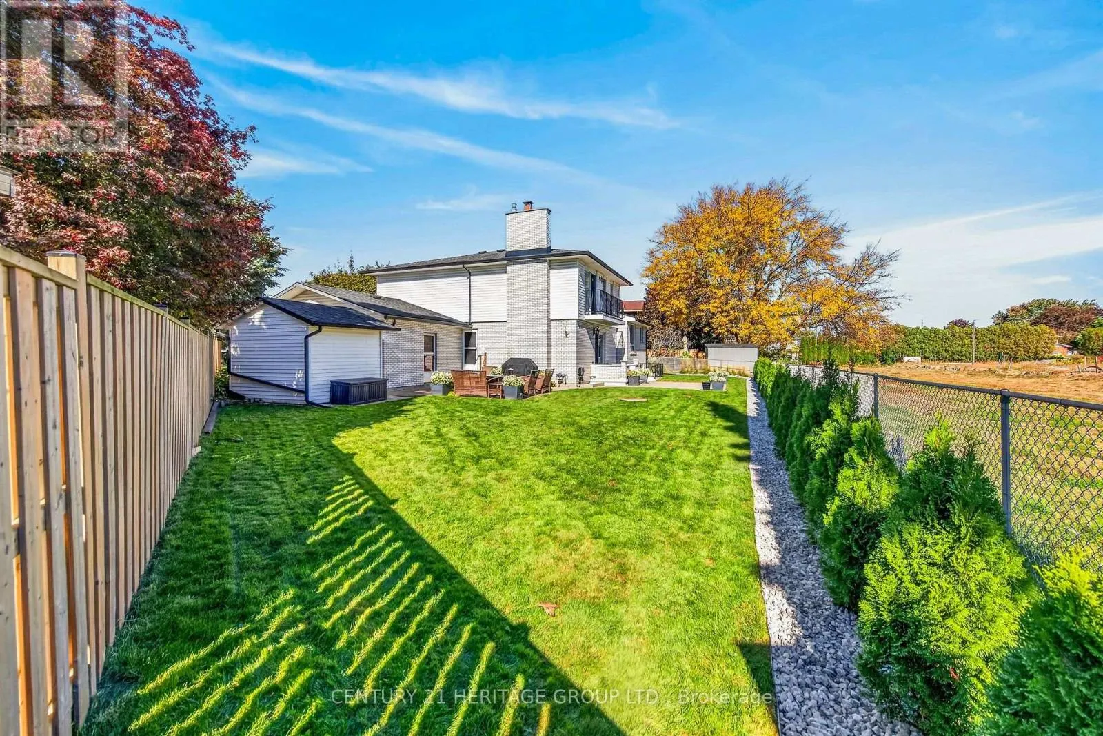 19 MEADOWBROOK CRESCENT