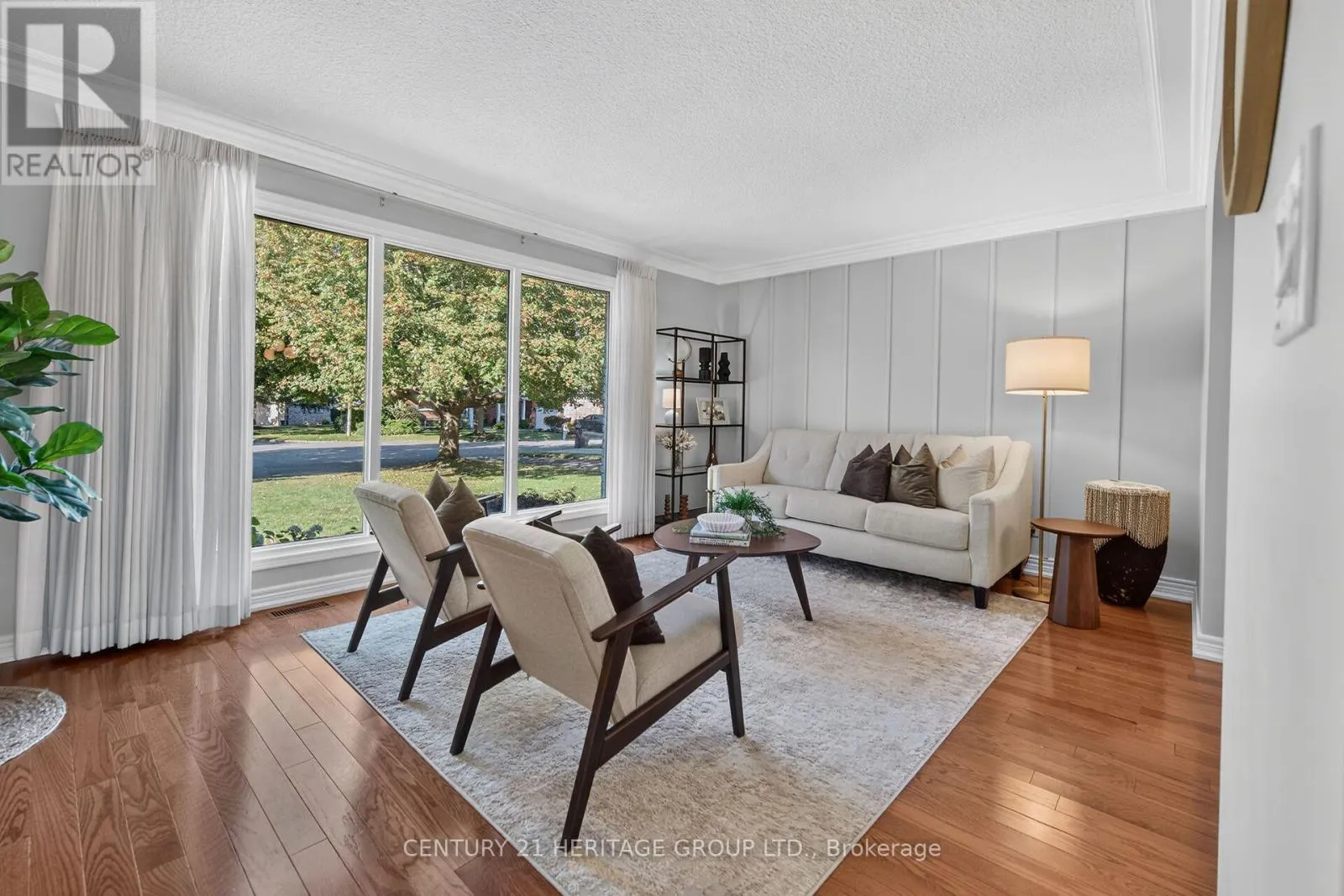 19 MEADOWBROOK CRESCENT