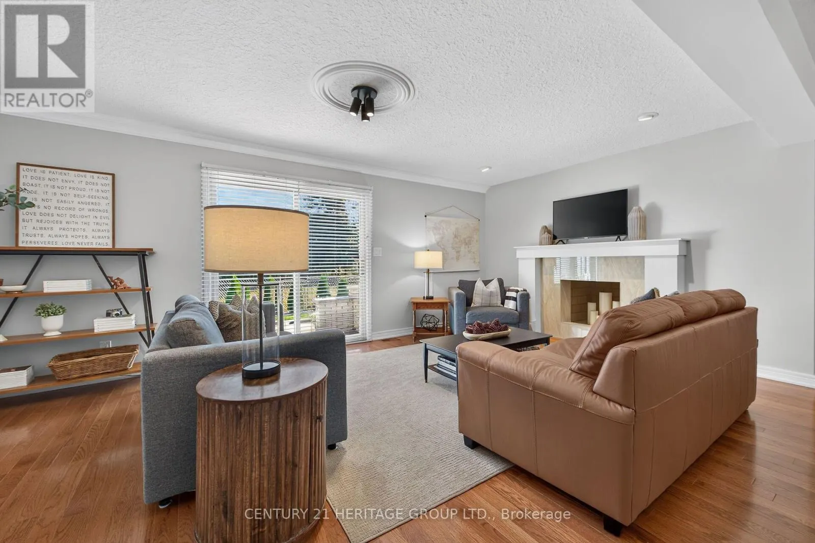19 MEADOWBROOK CRESCENT
