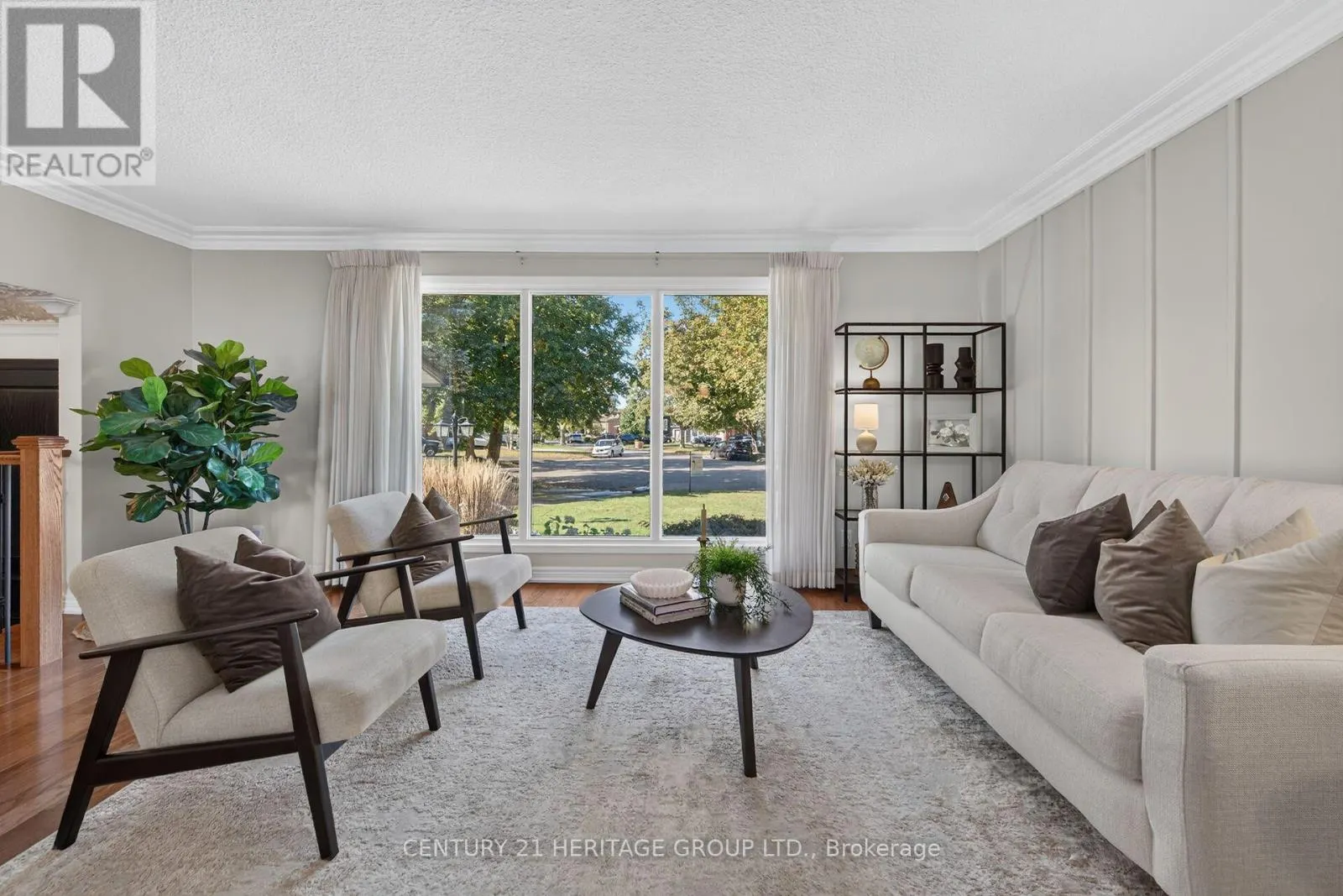19 MEADOWBROOK CRESCENT