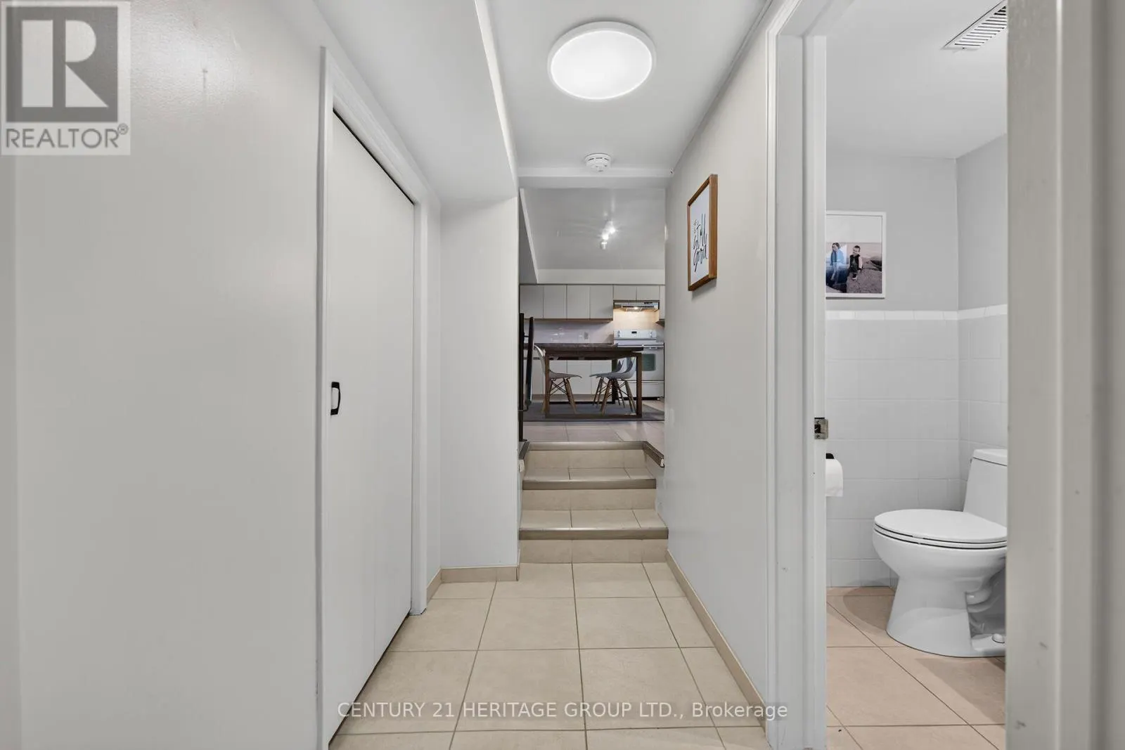 19 MEADOWBROOK CRESCENT