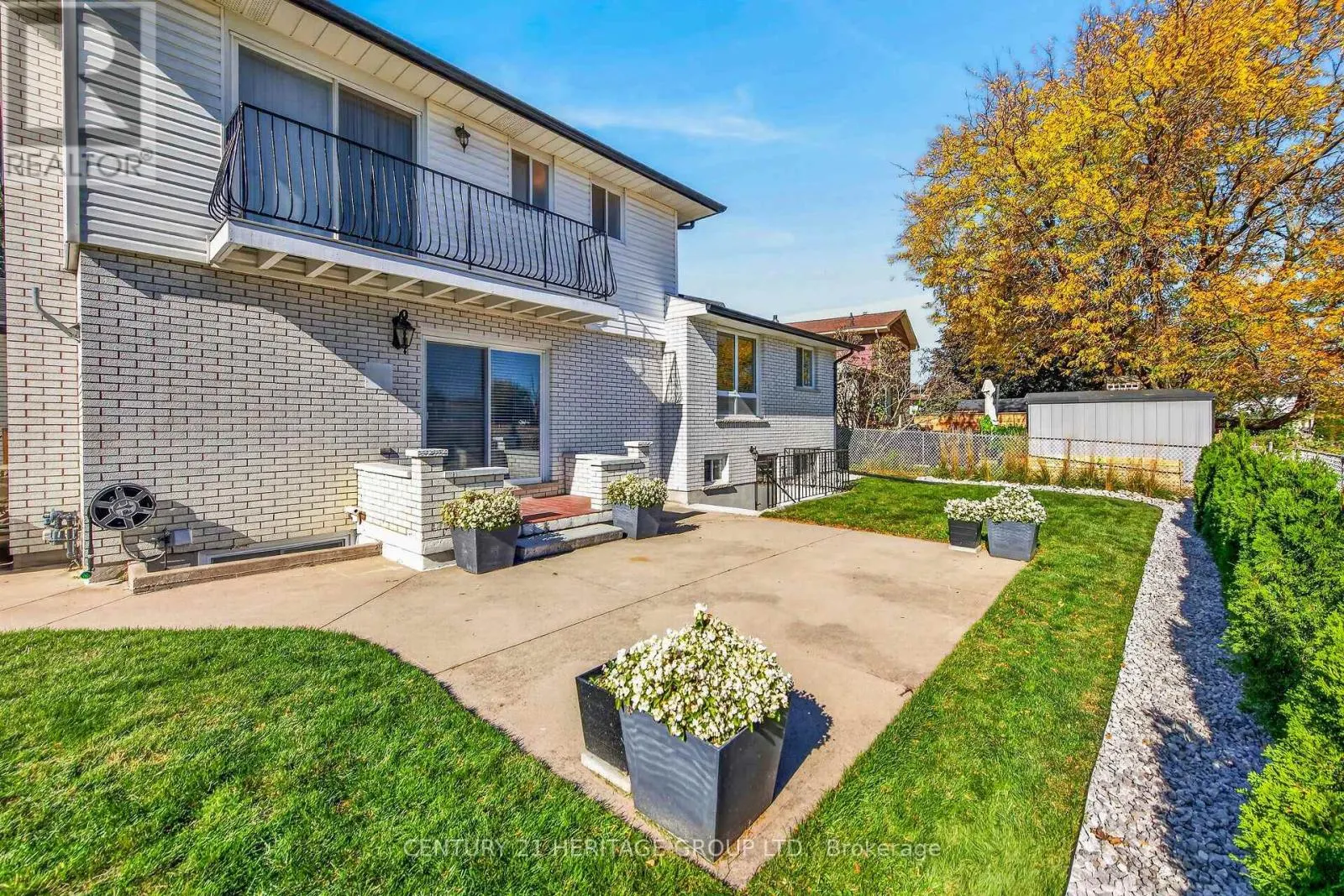 19 MEADOWBROOK CRESCENT
