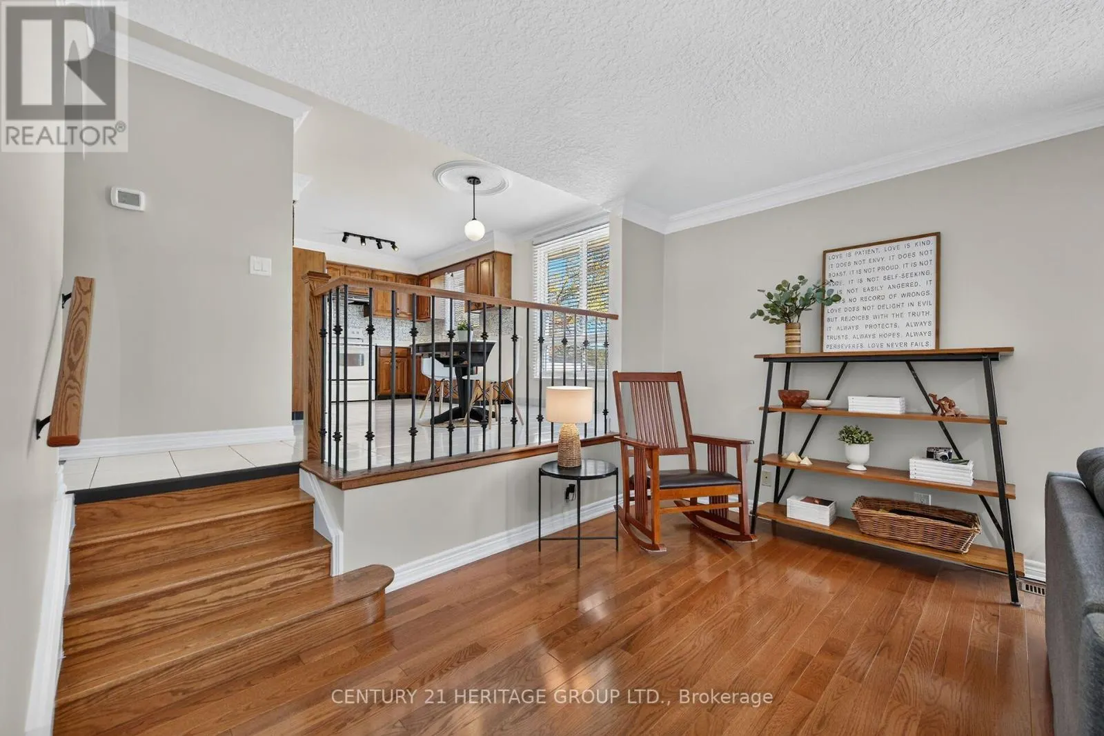 19 MEADOWBROOK CRESCENT