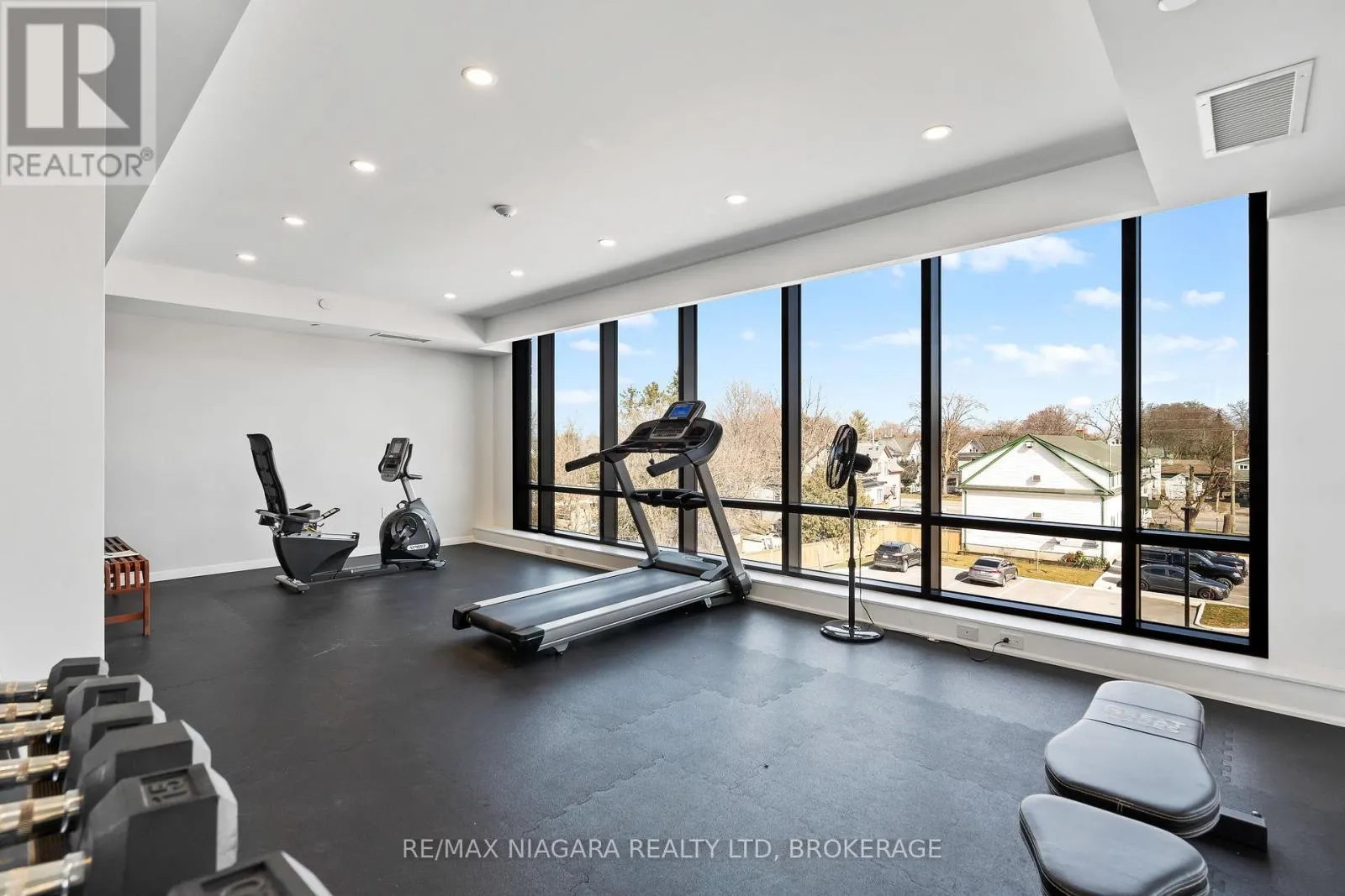 301 - 3998 VICTORIA AVENUE #301