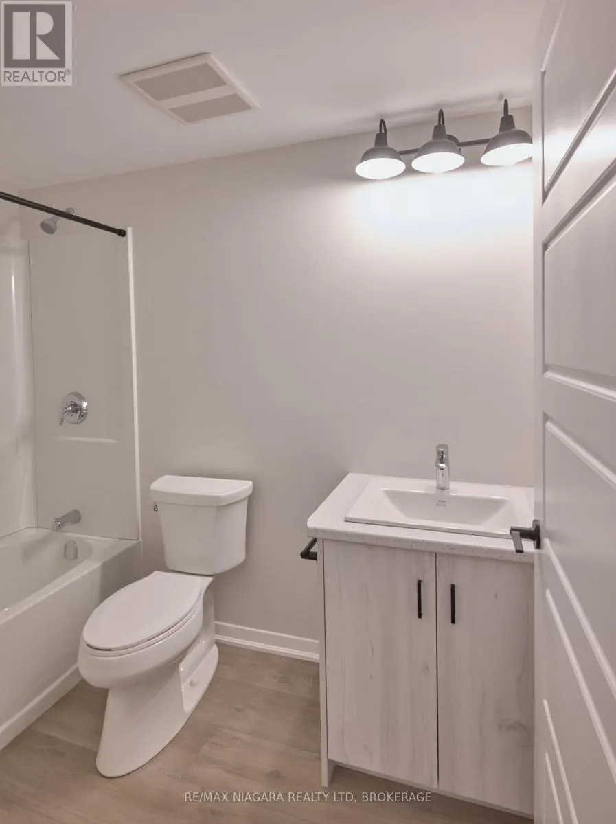 301 - 3998 VICTORIA AVENUE #301