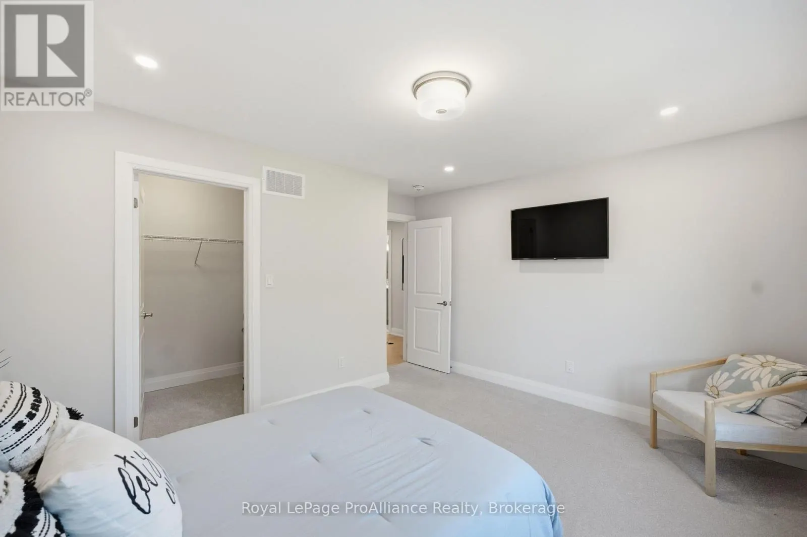 C - 431 ORCHARD AVENUE #C
