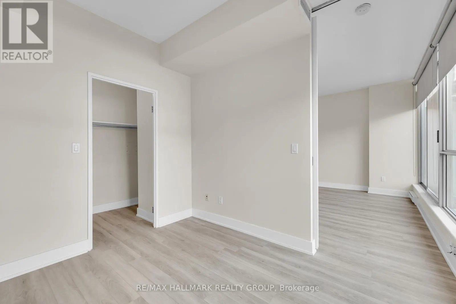 210 - 180 YORK STREET