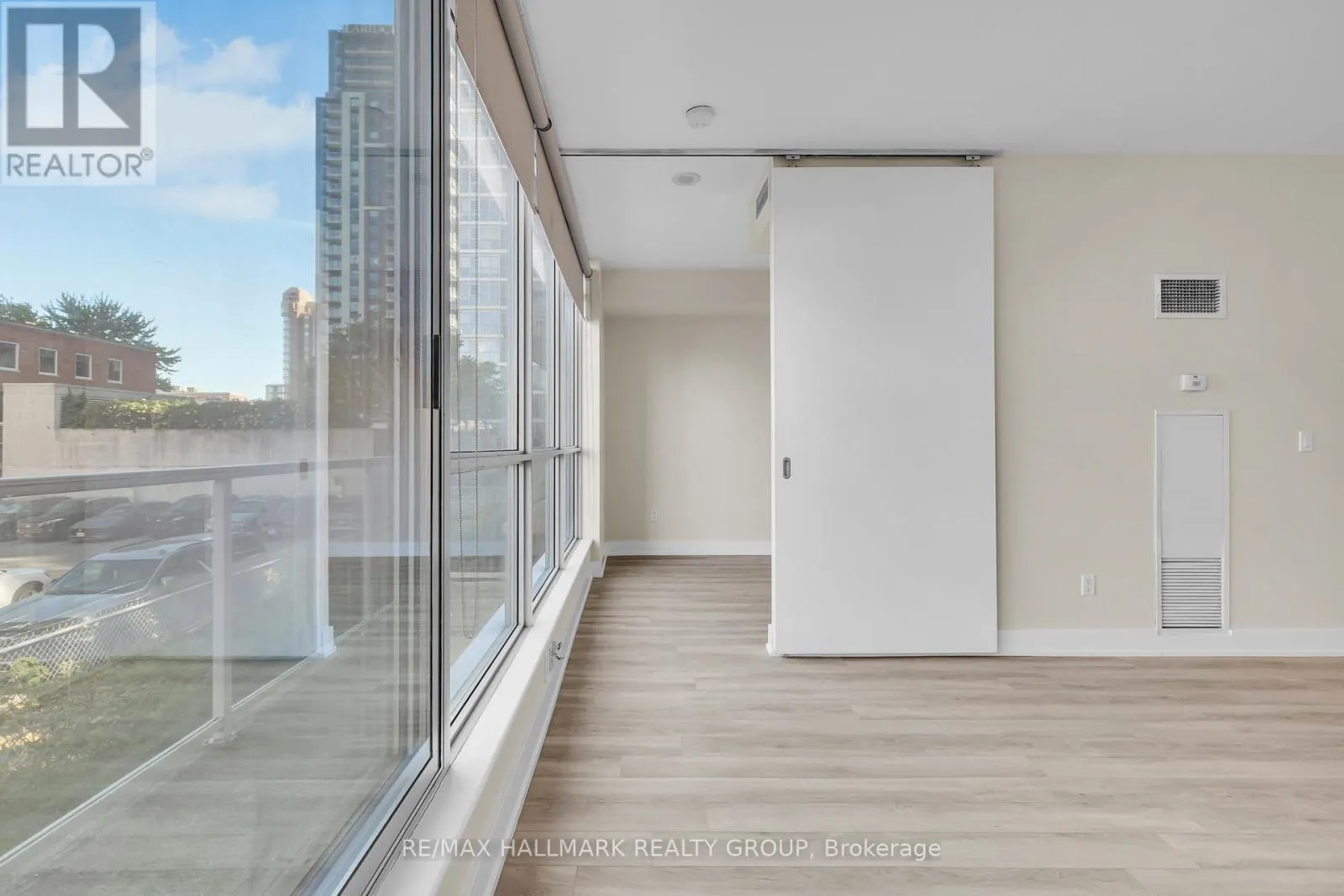 210 - 180 YORK STREET