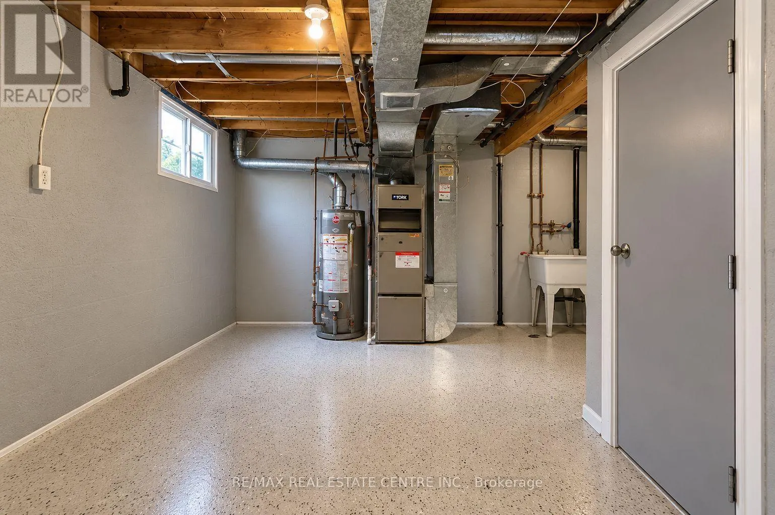 27 WOODMAN DRIVE N