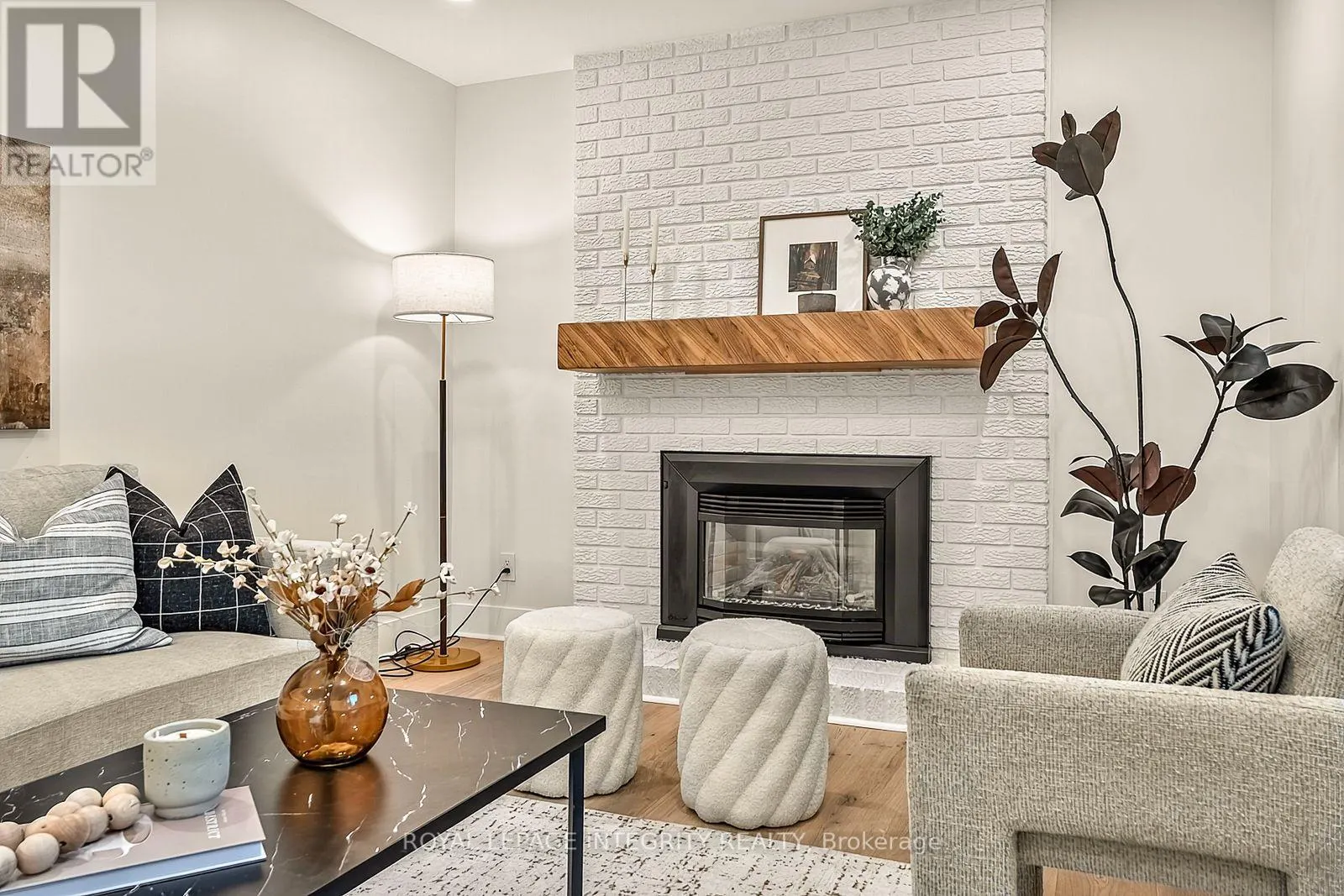 731 LUDGATE COURT