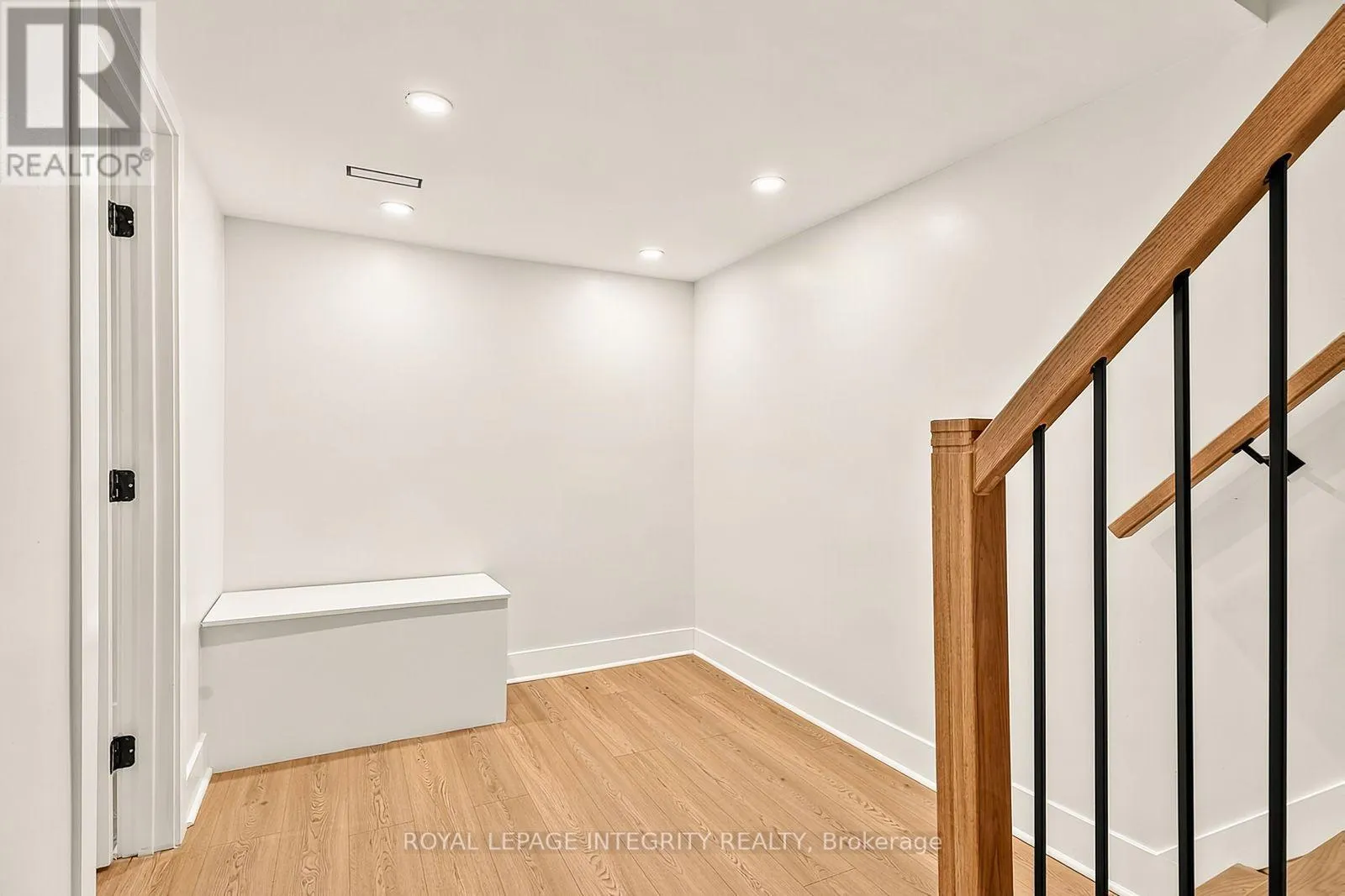 731 LUDGATE COURT