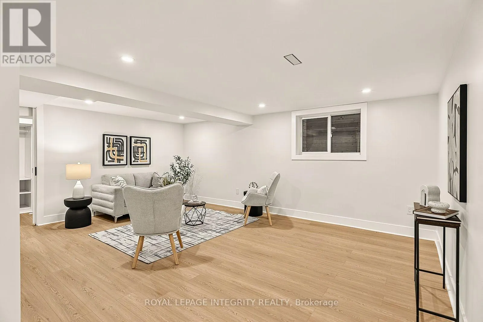 731 LUDGATE COURT