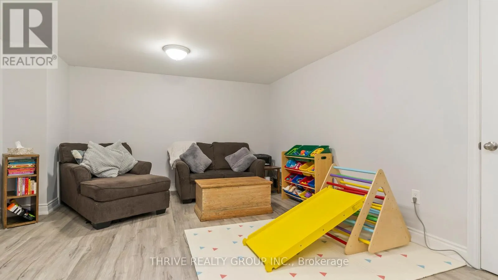 83 SCOTCHMERE CRESCENT