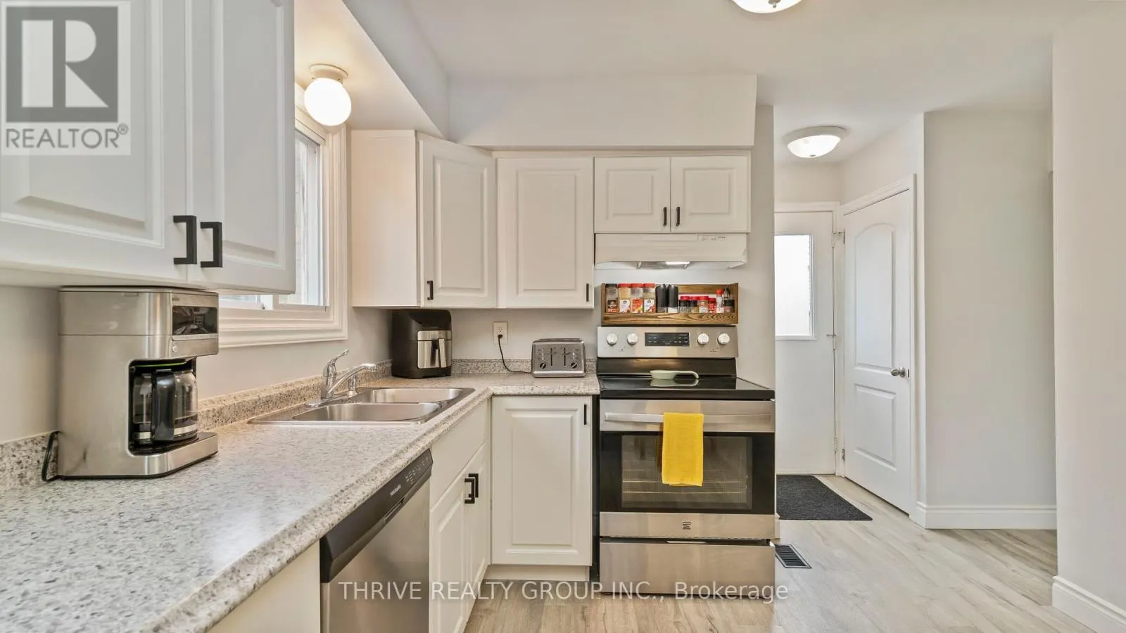 83 SCOTCHMERE CRESCENT