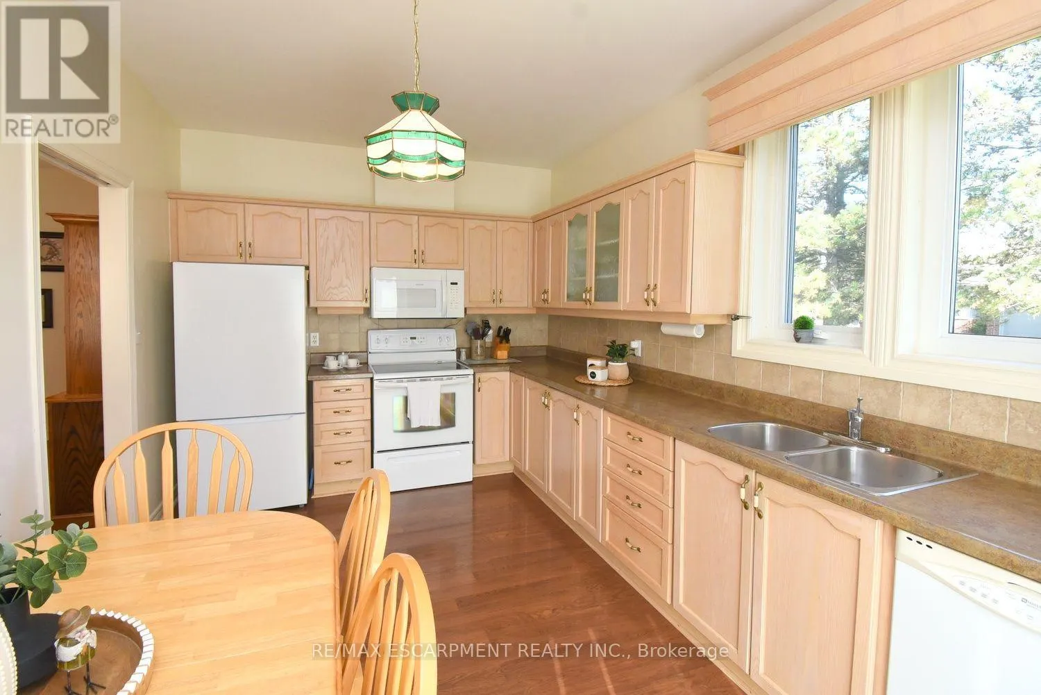 87 JENIFER DRIVE