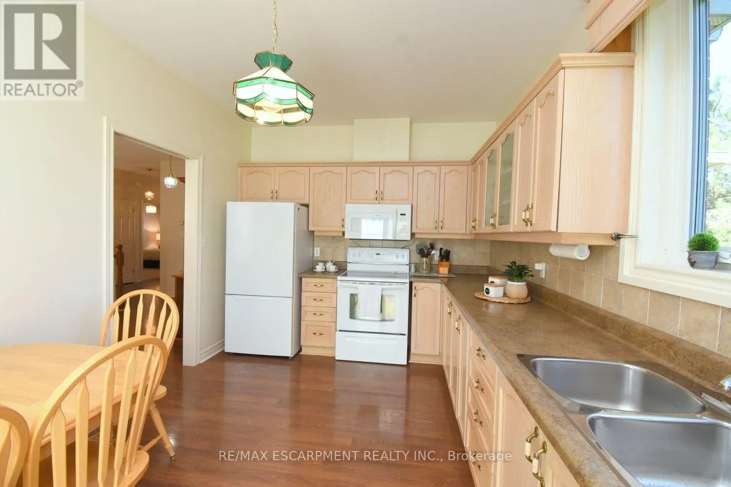 87 JENIFER DRIVE