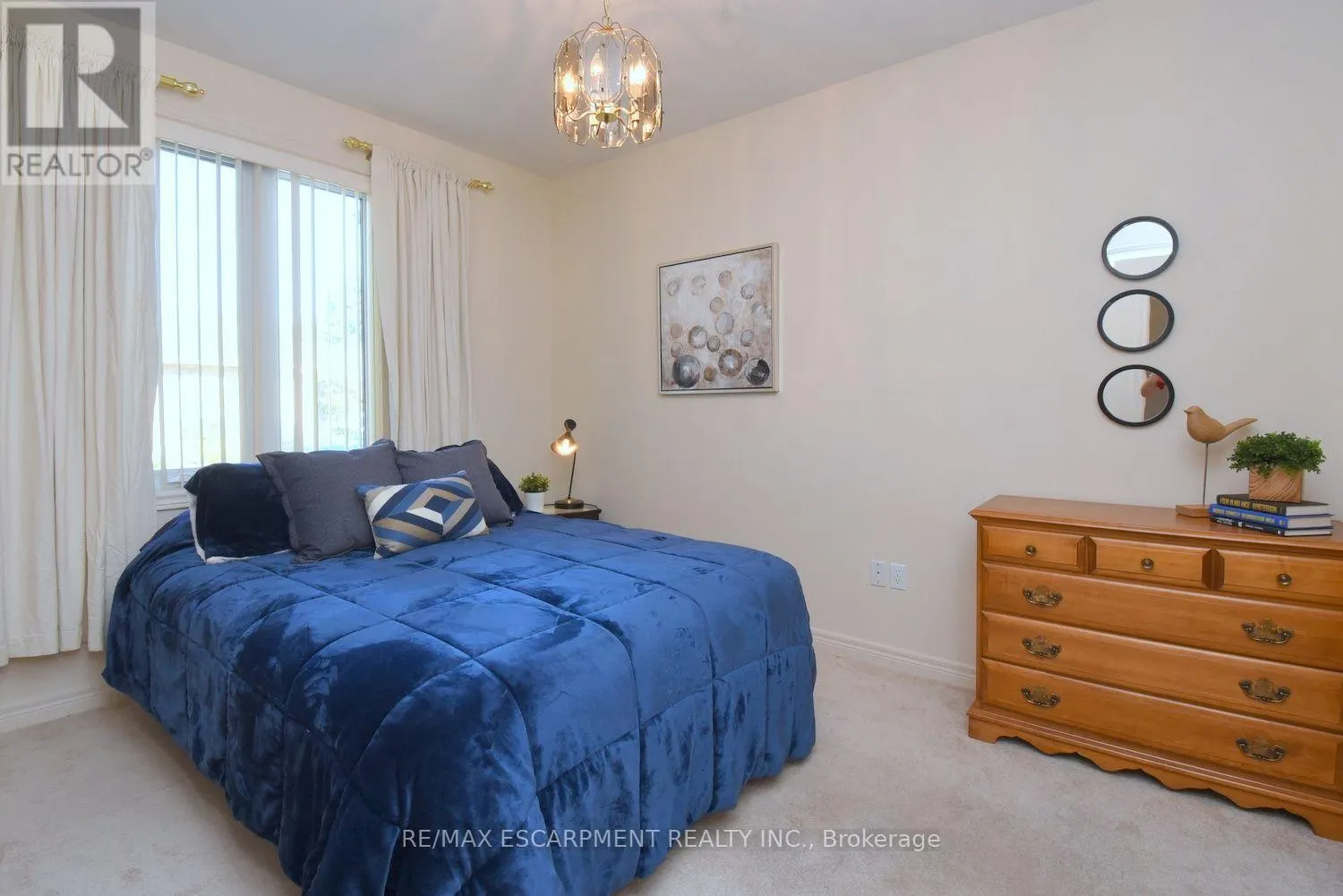 87 JENIFER DRIVE