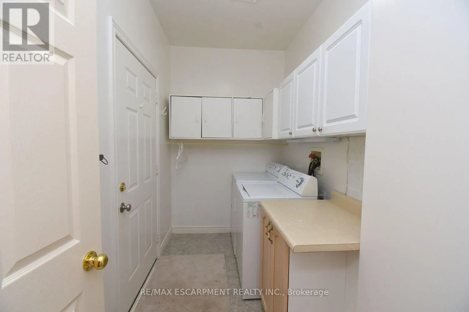 87 JENIFER DRIVE