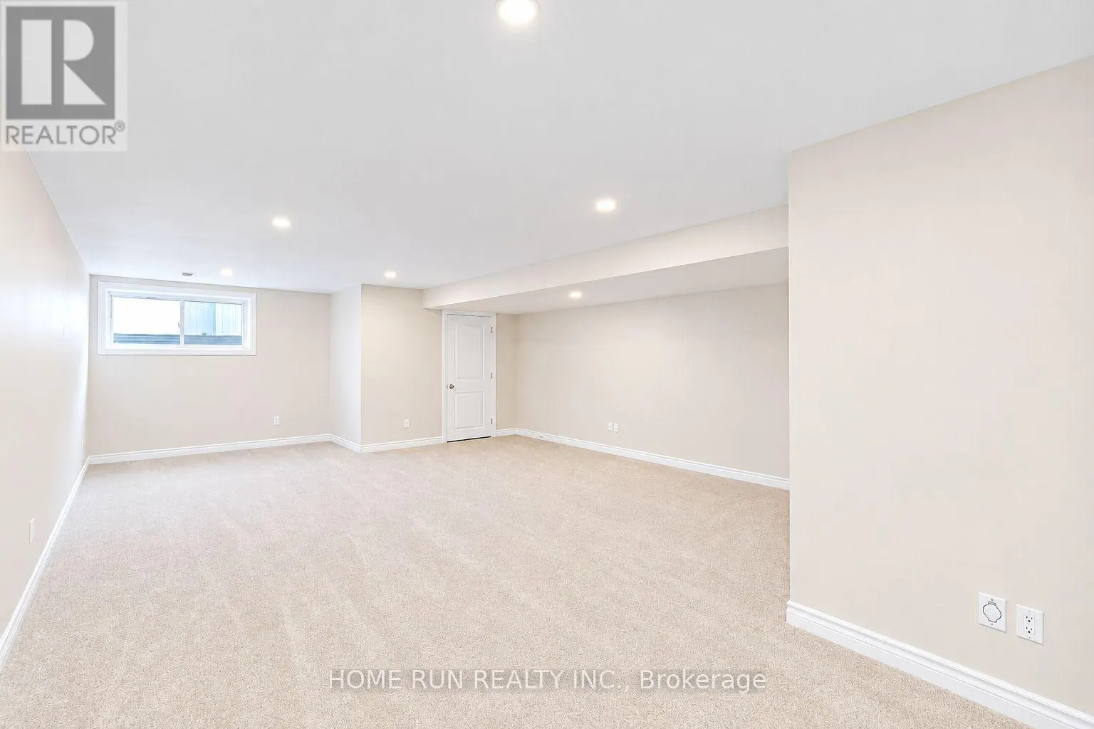 785 CAIRN CRESCENT