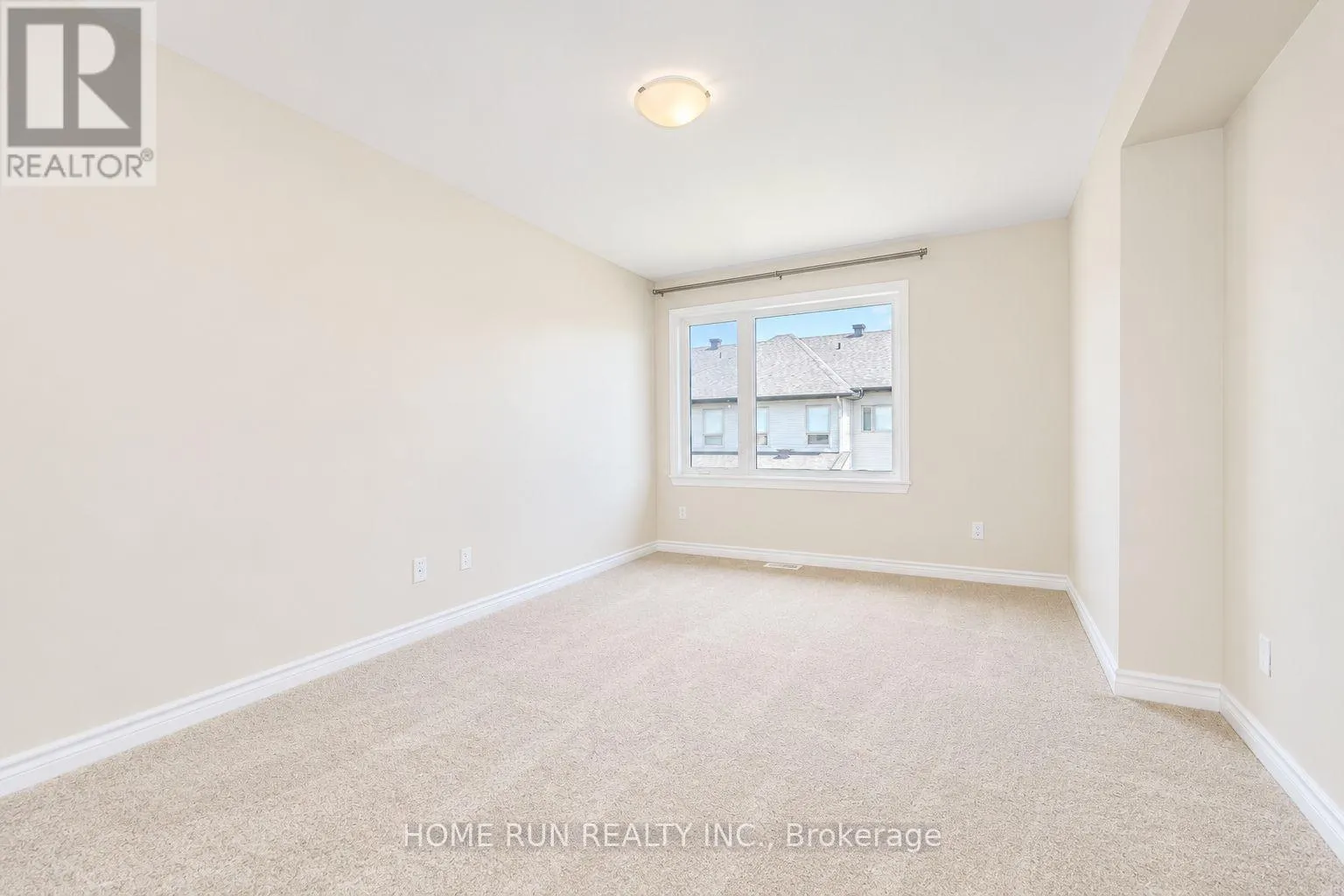785 CAIRN CRESCENT