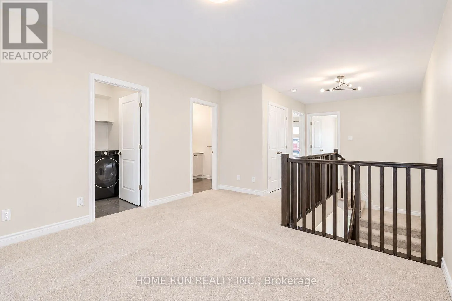 785 CAIRN CRESCENT