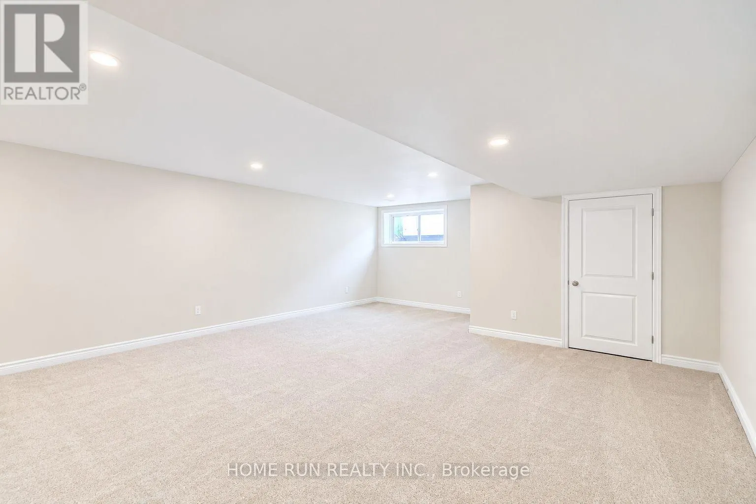 785 CAIRN CRESCENT