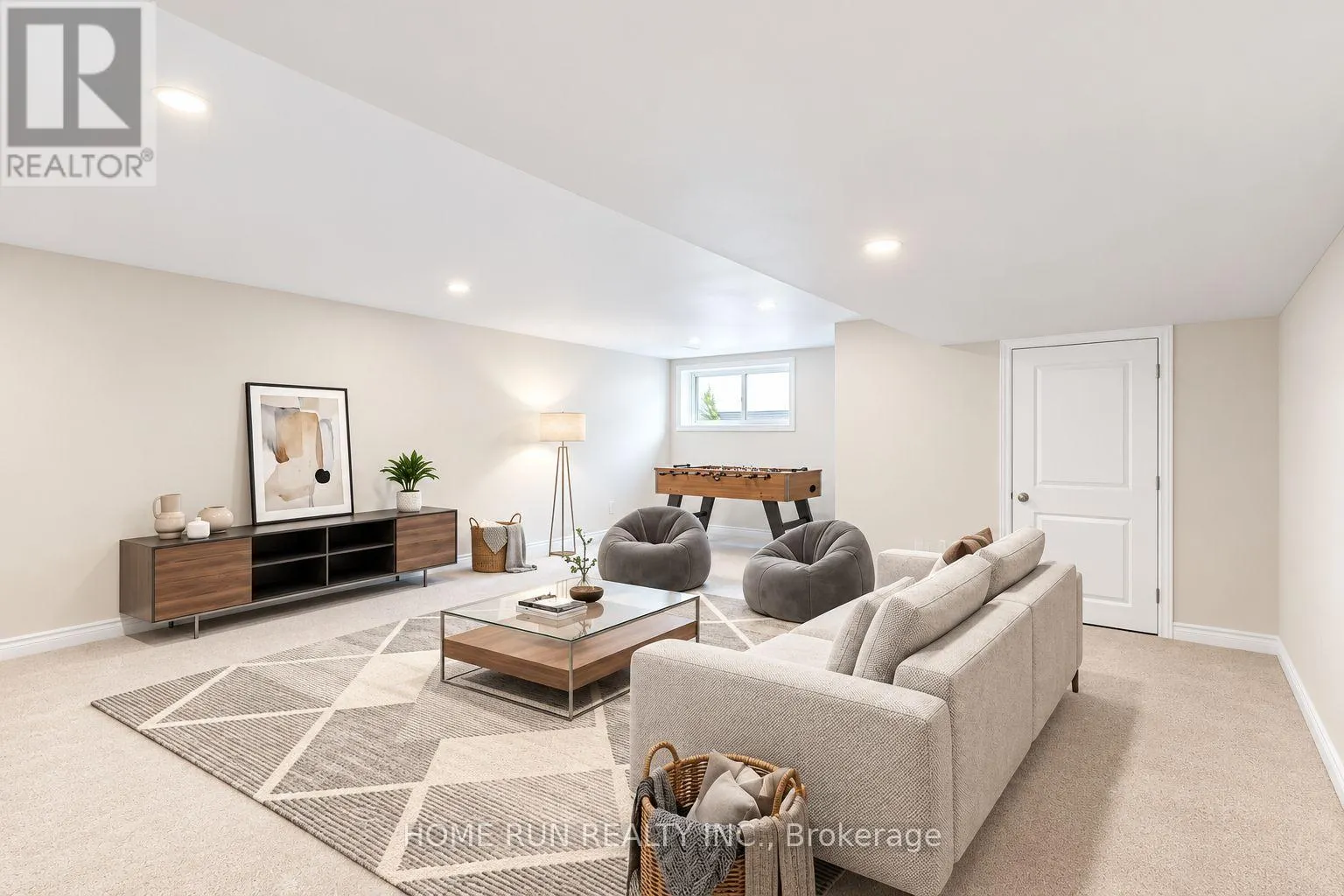785 CAIRN CRESCENT