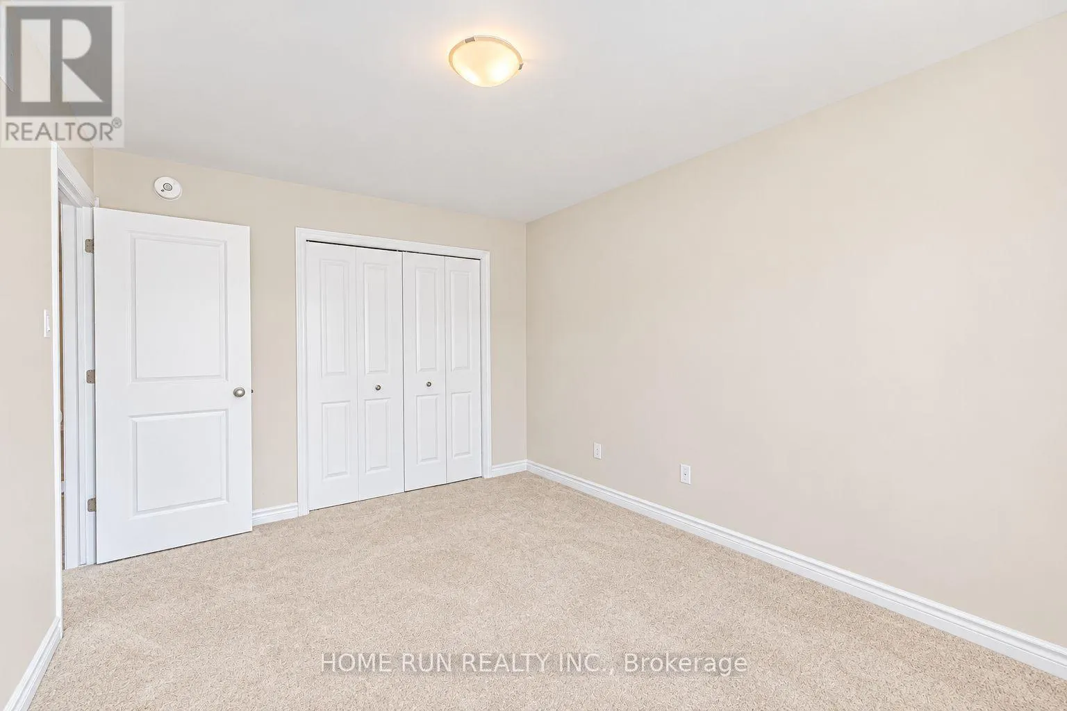 785 CAIRN CRESCENT
