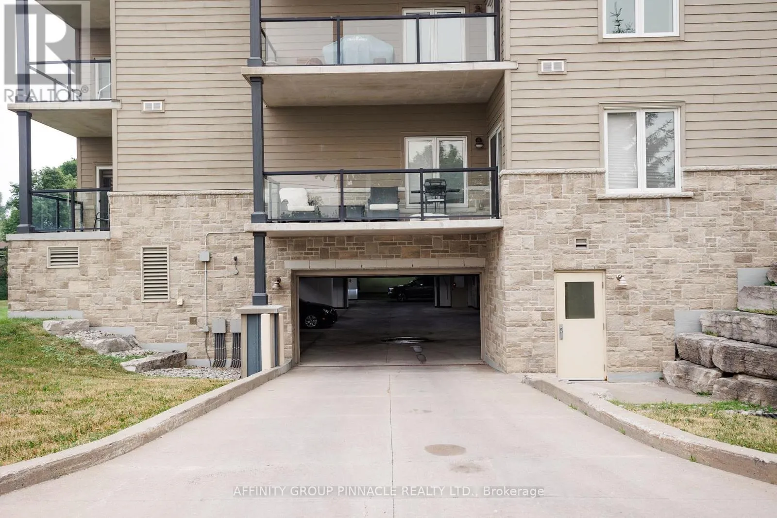 105 - 94 FRANCIS STREET W #105