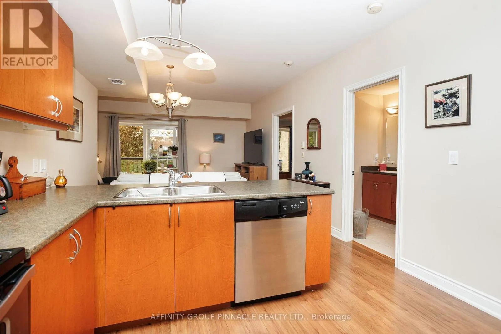 105 - 94 FRANCIS STREET W #105