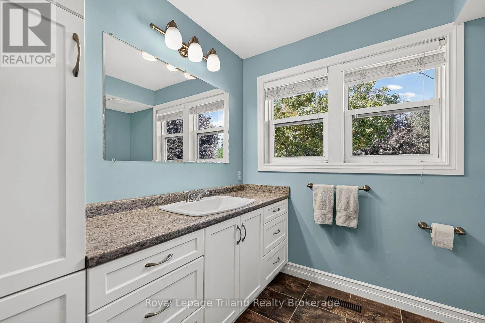 173 WASHINGTON STREET W